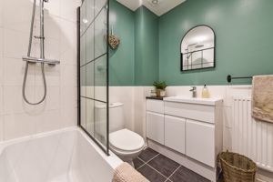 Family Bathroom- click for photo gallery